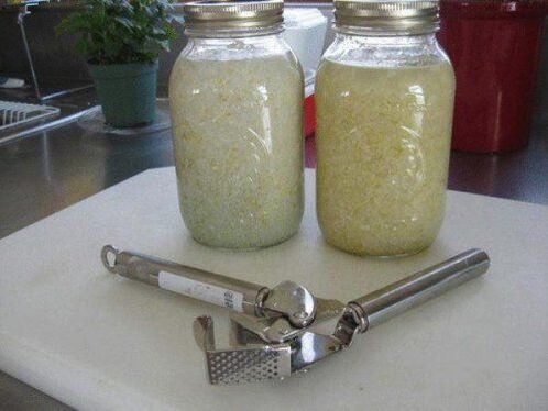 Garlic tincture for enhanced potency